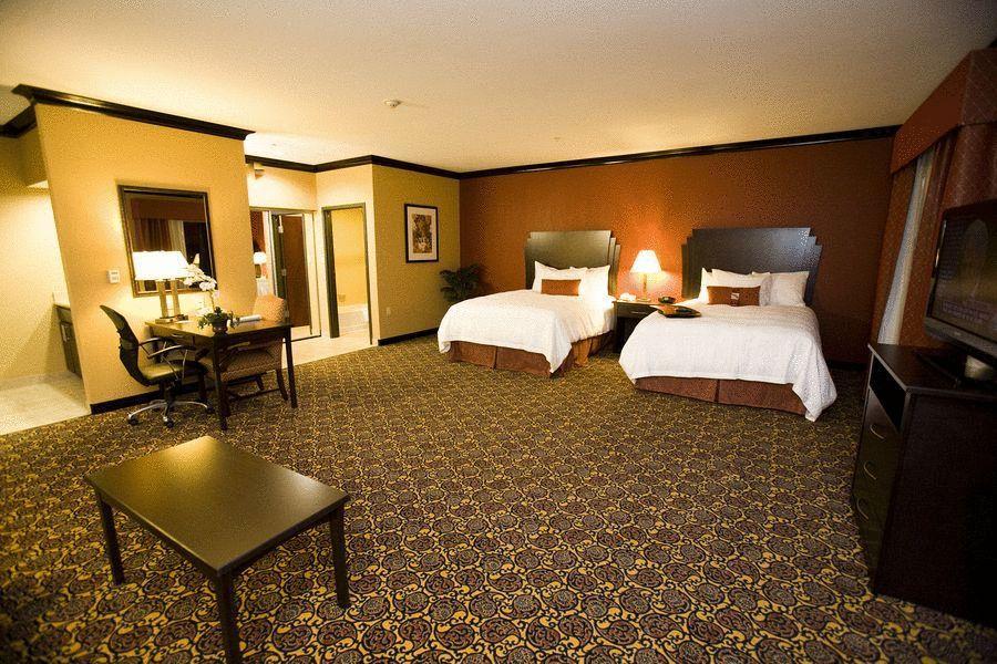 Hampton Inn & Suites Dallas-Desoto Ngoại thất bức ảnh