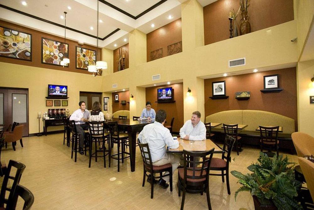 Hampton Inn & Suites Dallas-Desoto Ngoại thất bức ảnh